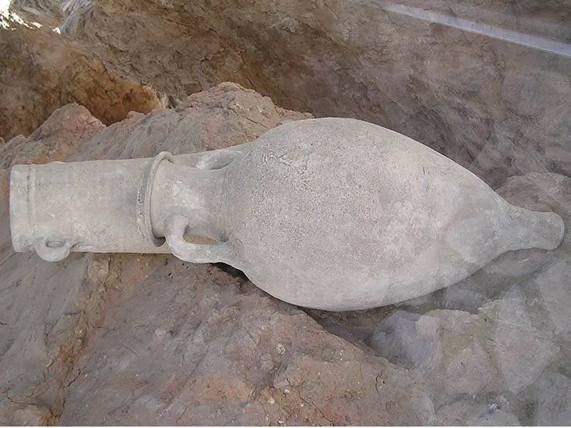 Amphora at San Fenrnando