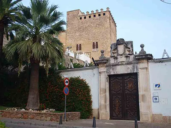 Castle and Tourist Office at Cabra