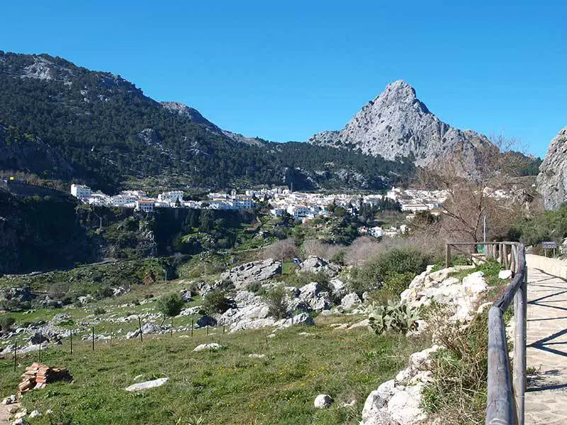 Guide to the beautiful white village of Grazalema