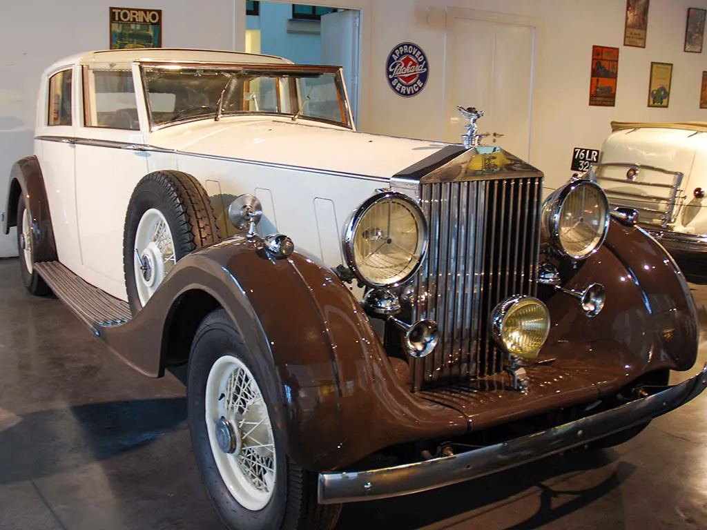 Guide to the Museum of Automobiles