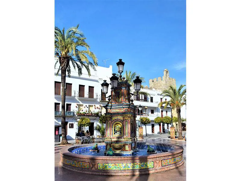 Fountain in Plaza Espana (Courtesy of Explore la Tierra)