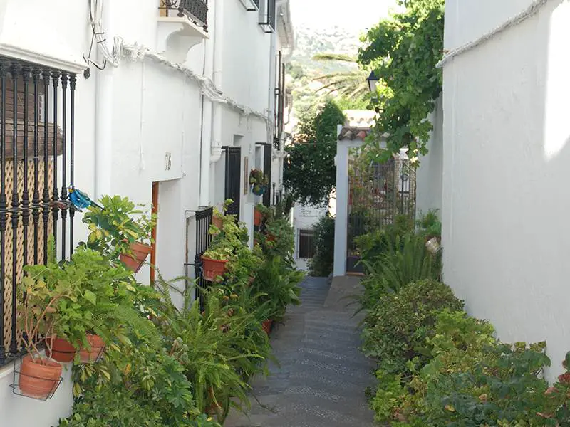 Zuheros street
